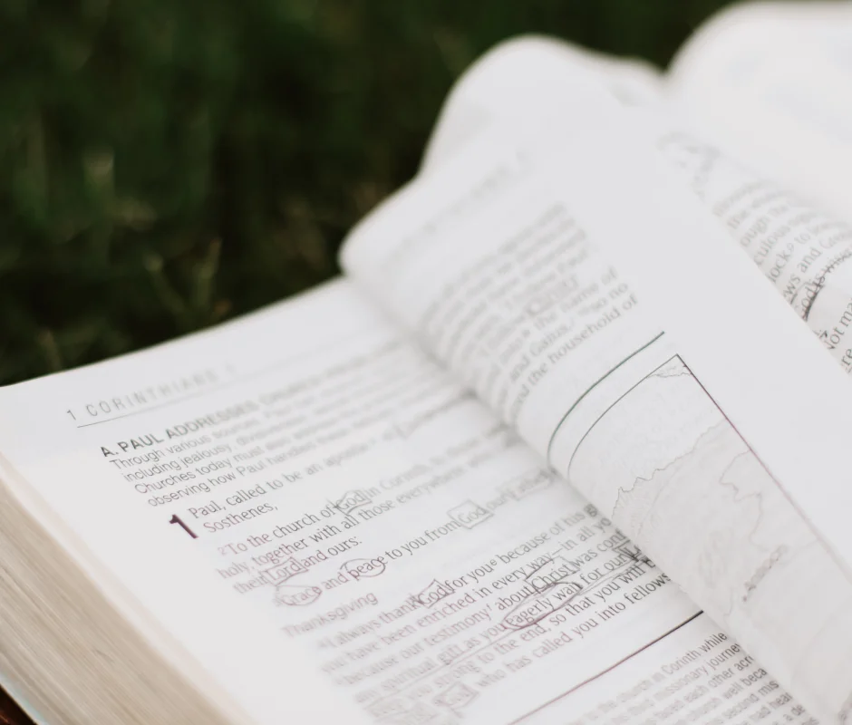 Nyitott Biblia